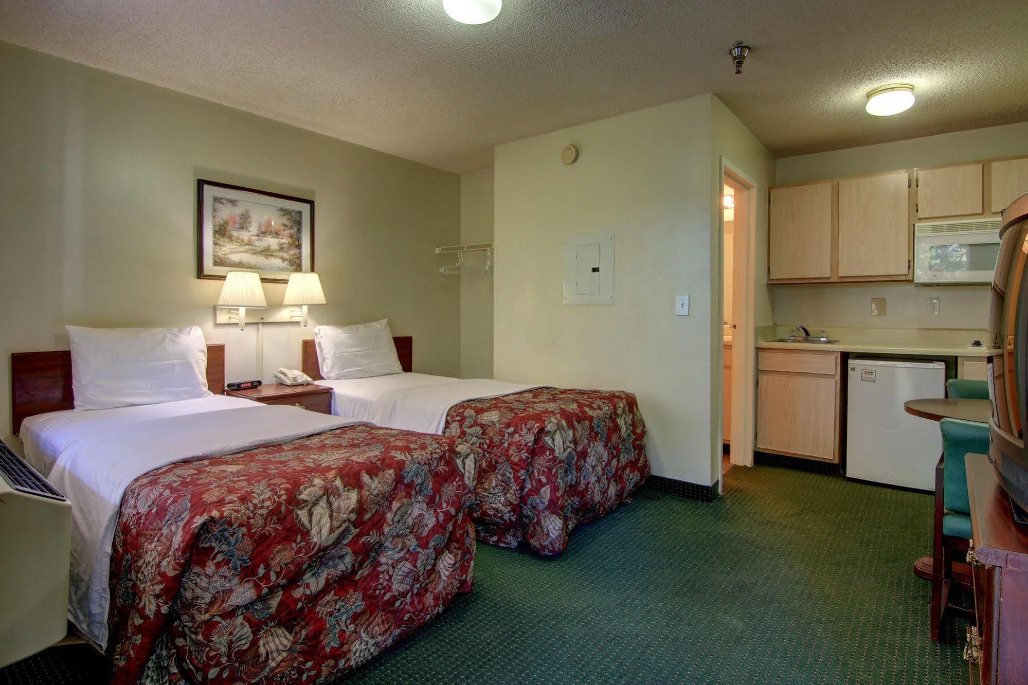 Intown Suites Extended Stay Raleigh Nc- Capital Blvd Exterior photo